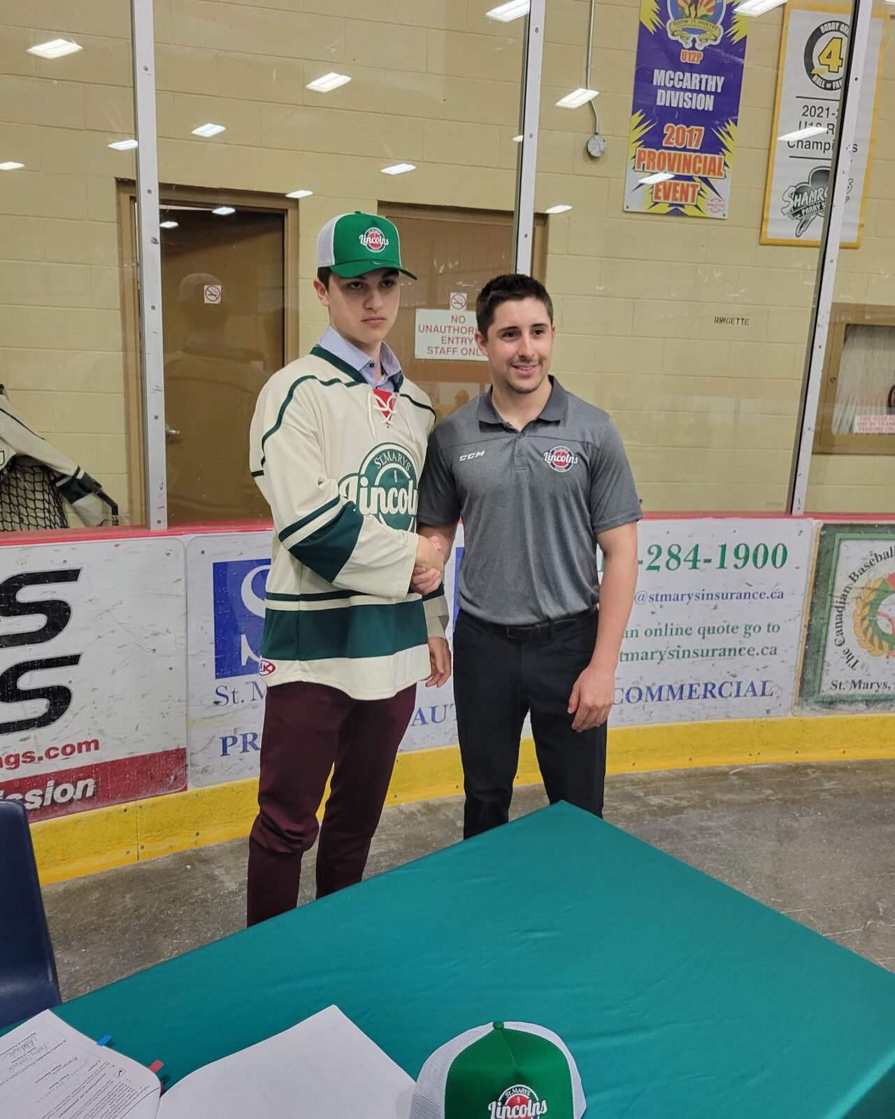 SIGNED - Lincs welcome 6’2” Defenceman, Grayden Strohack! Strohack was a 3rd round selection of the OHL’s Flint Firebirds 2022 Priority Draft, and is a U16 Waterloo Wolves product. Welcome to the Stonetown #WeAreLincolns