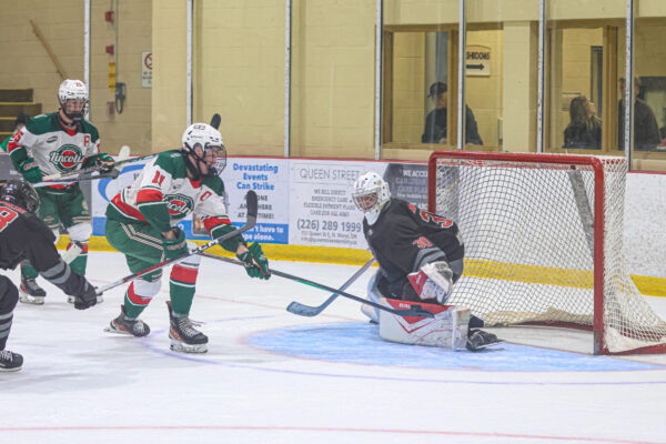 Lincs dominate Strathroy, Komoka; tied for West’s top spot